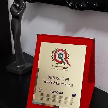 Km 198 - Letto E Colazione 4*