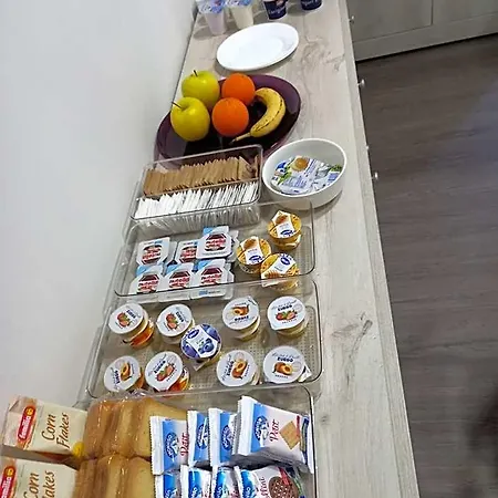 Km 198 - Letto E Colazione